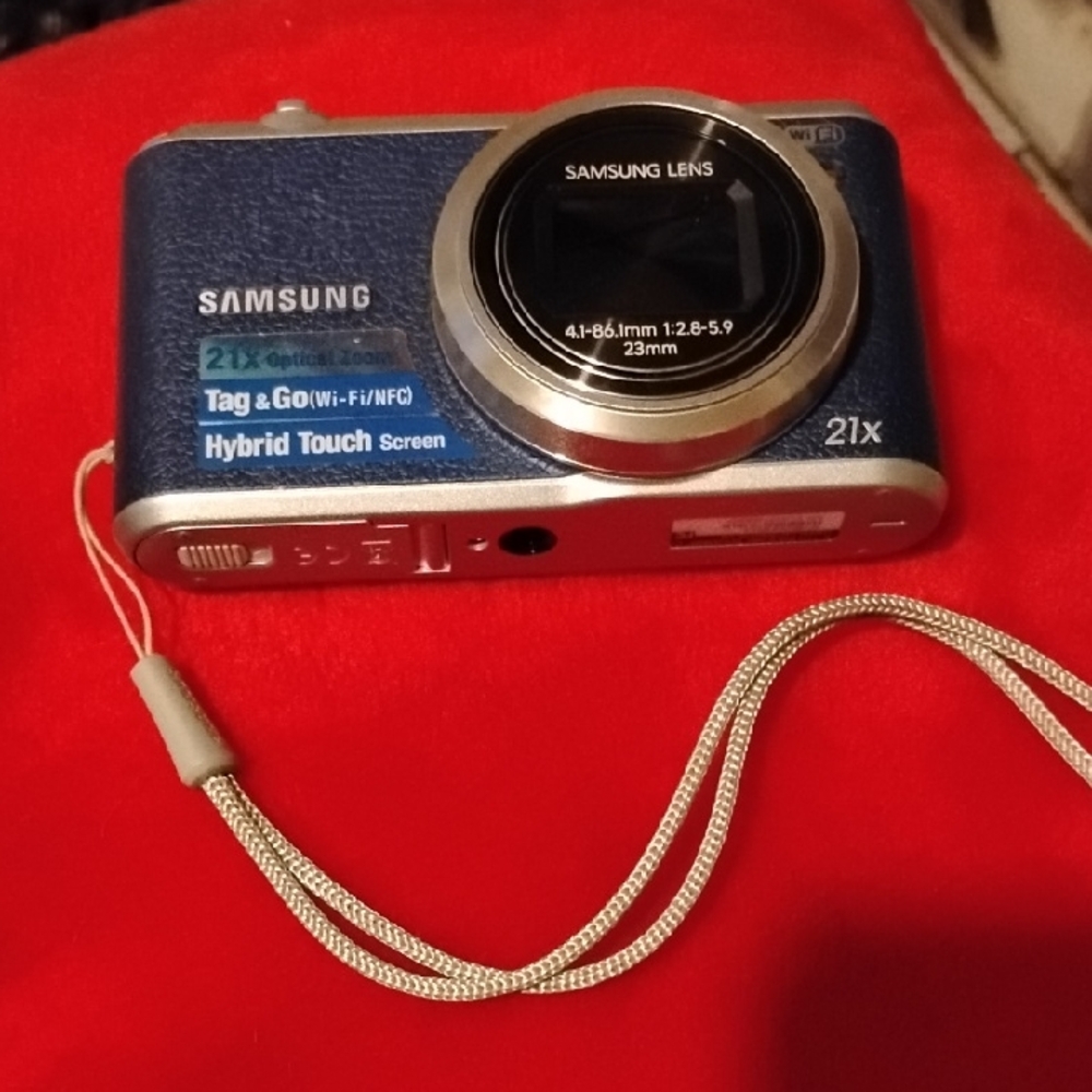 Samsung Blue and Silver Digital Camera with 21x Optical Zoom